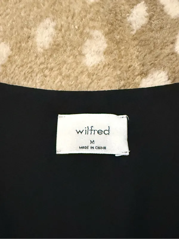 Wilfred Aritzia Wistful Blouse Black Size M Smocked V Neck Sheer Sleeve - Image 7