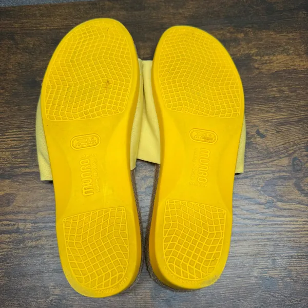 Munro American Casita Yellow Slide Sandals Low‎ Wedge Approximately Size 10 - Image 5