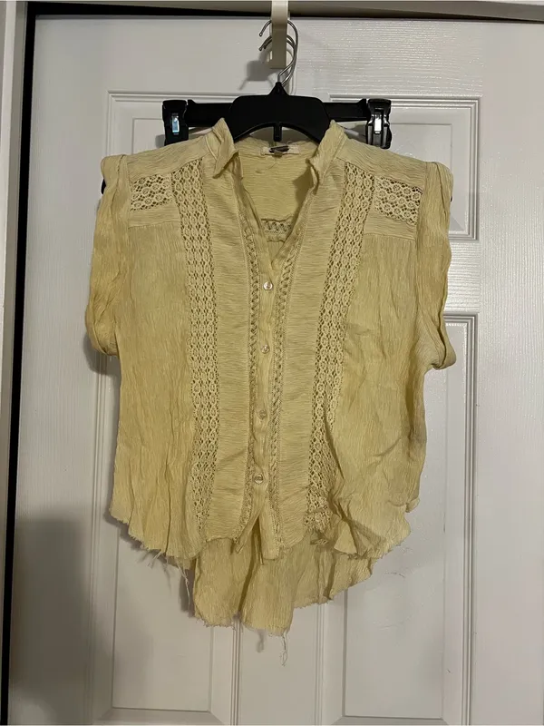 gimmicks by BKE Pale Yellow Lace-Trim Button Down Shirt - Image 2