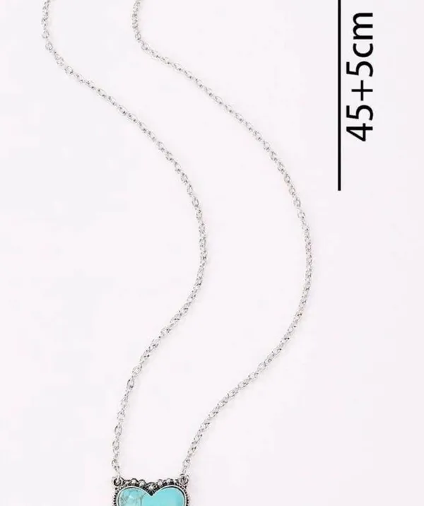 Cute cowgirl/western style silver chain with cute turquoise heart center! New - Image 3