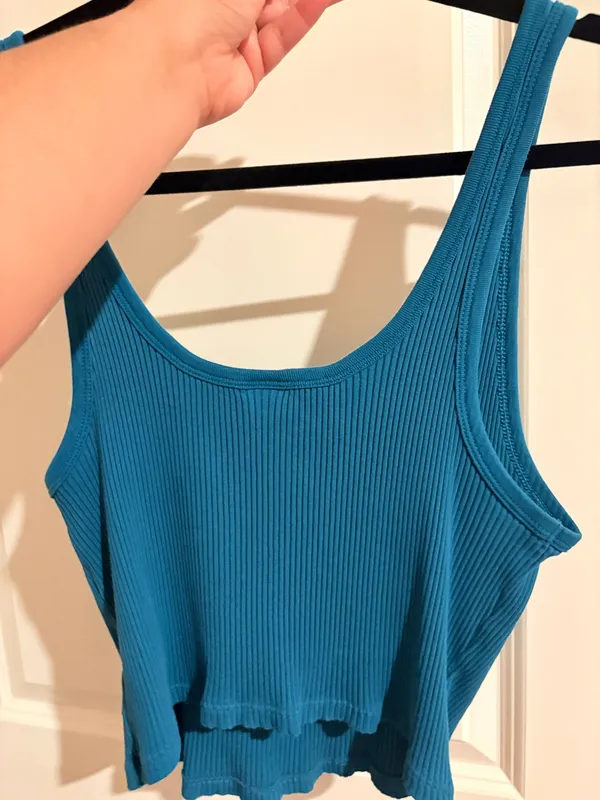 Old Navy Cropped Tank Ribbed Top - Image 2