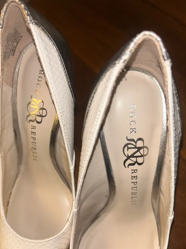 Rock & Republic faux snake skin and silver heels size 6 woman’s dress shoes - Image 9
