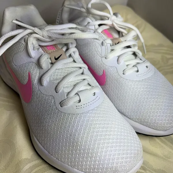 Nike White and Pink revaloution 6 Running Shoes size 5.5 NWT - Image 12