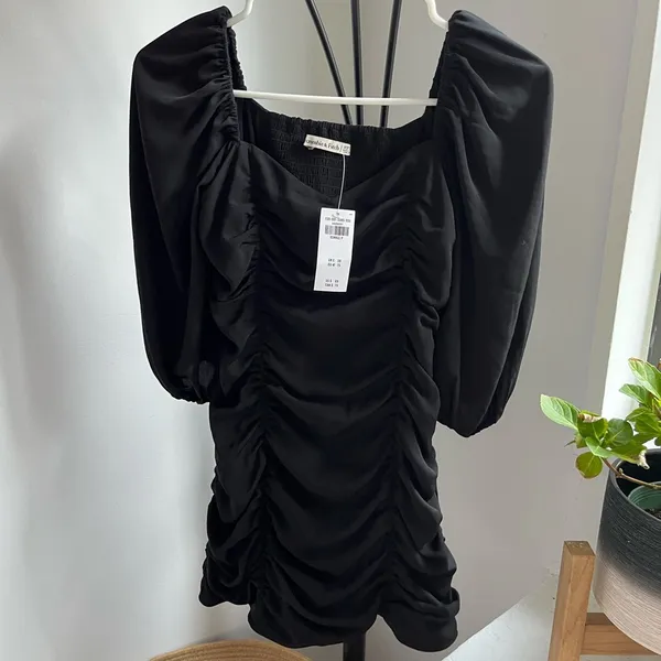 Abercrombie Black Ruched Dress NWT - Image 3