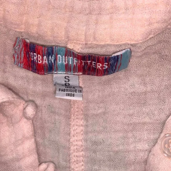 Urban Outfitters Button Down Shirt Small Pink Cotton Gauze Raw Hem‎ Boho Coastal - Image 2