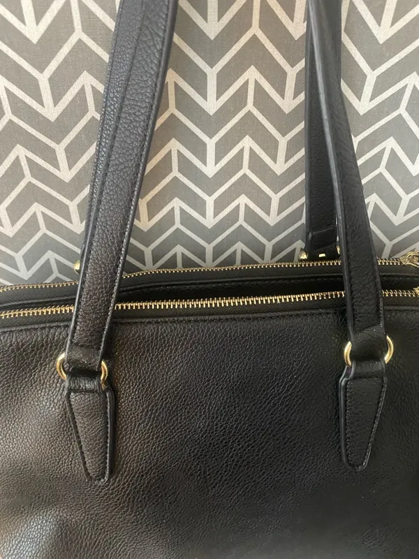 Black Handbag As Shown Excel. Cond. - Image 10