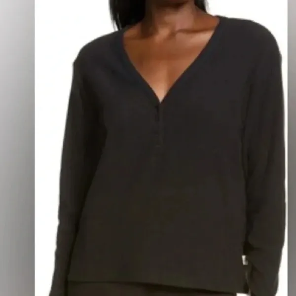 UGG Size Medium Black Ribbed Three Button Long Sleeve Top. New With Tags. - Image 2