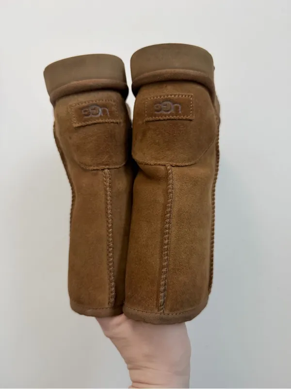 Ugg Boots Classic Short Rubber Logo Bold Spell Out Leather Chestnut Tan Gold - Image 7