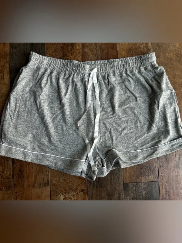 amika Heathered Gray Long-Sleeve Pajama Top & Drawstring Shorts xl - Image 5