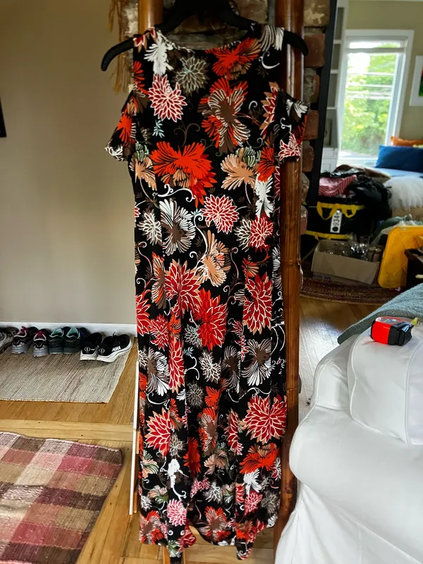 Cold Shoulder Flower Print Dress Size Sp - Image 4