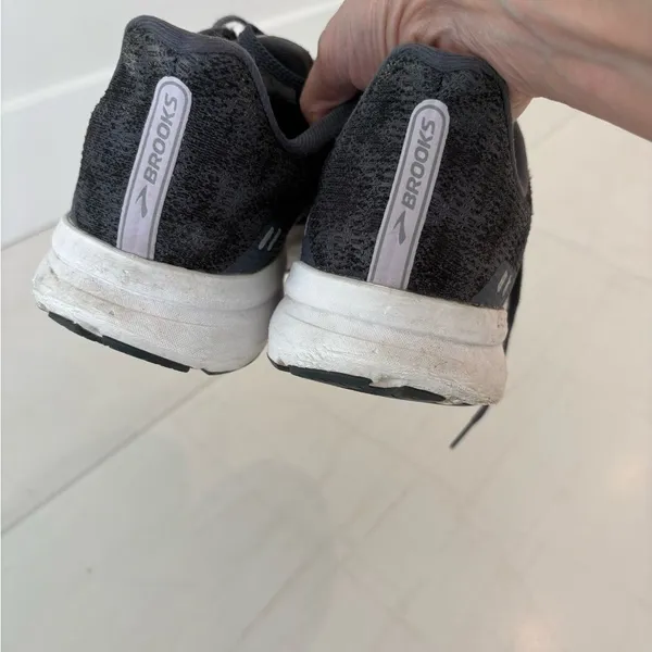 Brooks Launch 8 Women’s Running Shoes Size 12 Black Gray - Image 5
