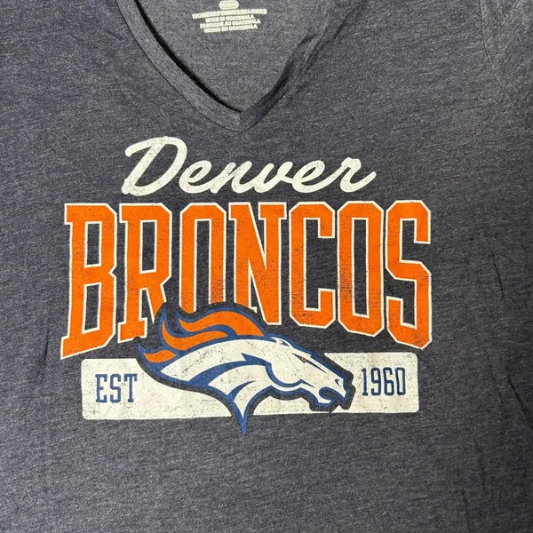 NDenver Broncos NFL Team Apparel V Neck T‎ Shirt Womens M Gray Short Sleeve - Image 3