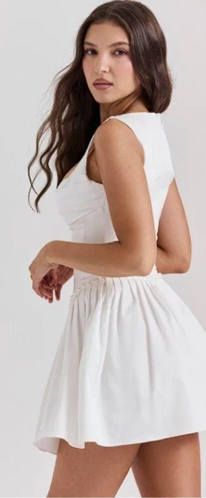 NWOT HOUSE OF CB 'Cupid' White Pleated Mini Dress sz L full cup tall - Image 2
