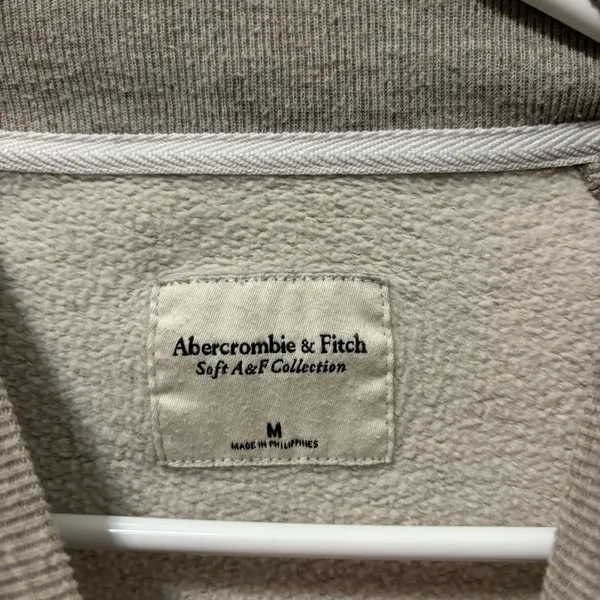 Abercrombie & Fitch Colorblock Crewneck Sweatshirt - Image 4