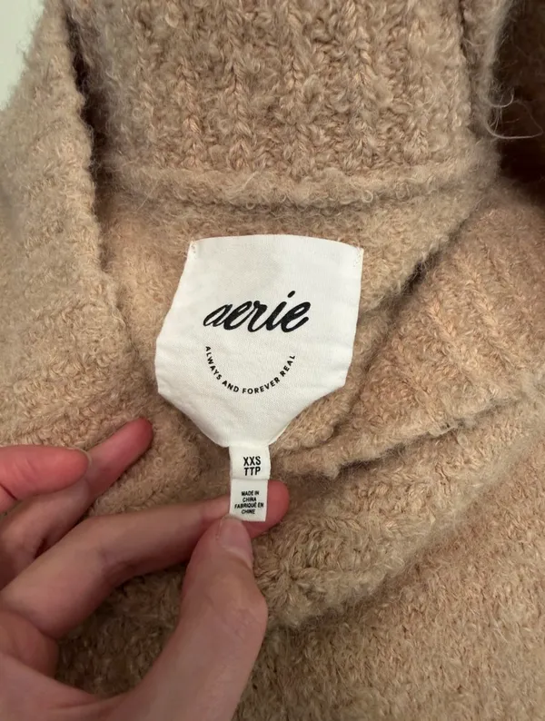 Aerie beige v-neck oversized knit fuzzy sweater - Image 6