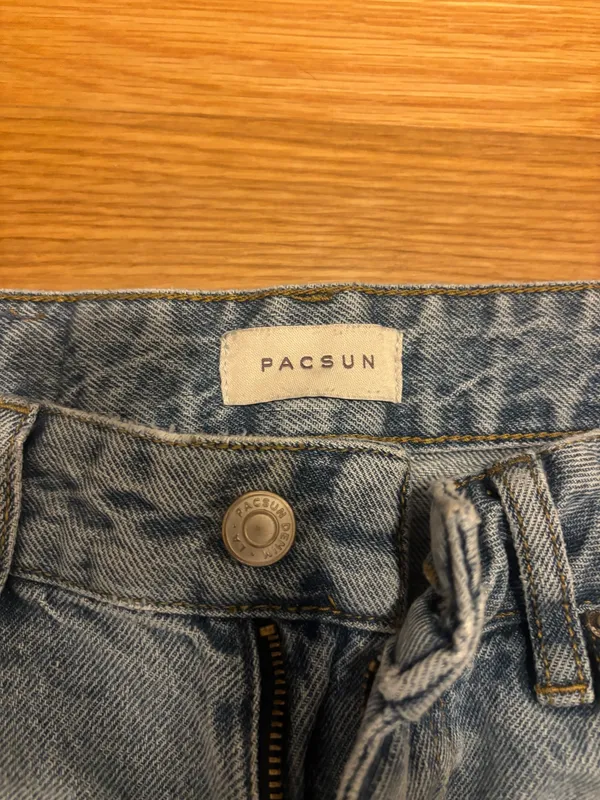Light Wash Low-Waisted PacSun Jeans - Image 3