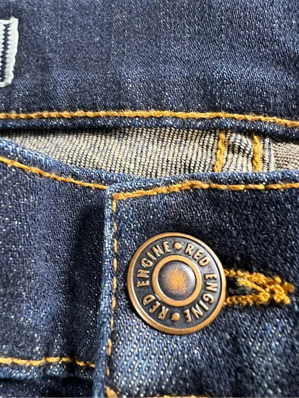 Genuine Red Engine Vintage Original Denim Mid-Rise Hip-Slimming Flare Jeans 27 - Image 10