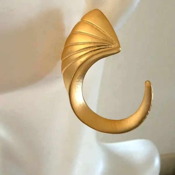 Victoria E. Gold Tone Fan Swirl Statement Earrings - Image 8