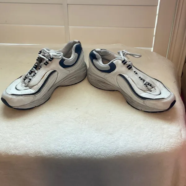 Easy Spirit White and Blue Women's Sneakers - Image 3