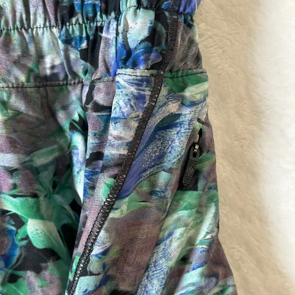 Lululemon‎ Track That High-Rise Lined Short 5 Floral Abstract Multi Color Size 6 - Image 3