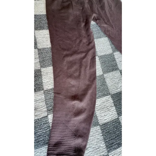 Aerie Chill Play Move Seamless Ribbed cropped Leggings - Image 3