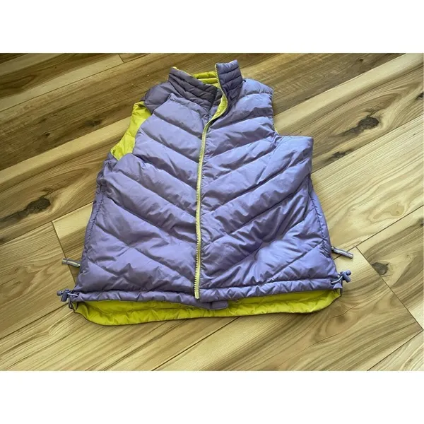 COLDWATER CREEK Womens Reversible Goose Down Vest size medium Yellow and Purple - Image 2