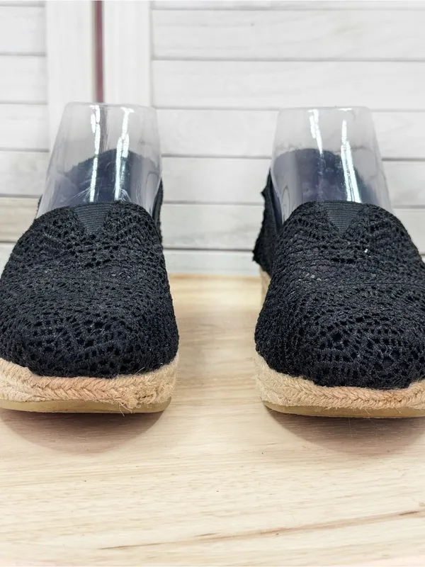 Bobs by Skechers Crochet Lace Wedge Espadrille Platform Slip On Shoes Black 7.5 - Image 2