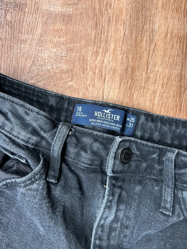 Hollister Ultra High-Rise Dad Jeans - Image 2