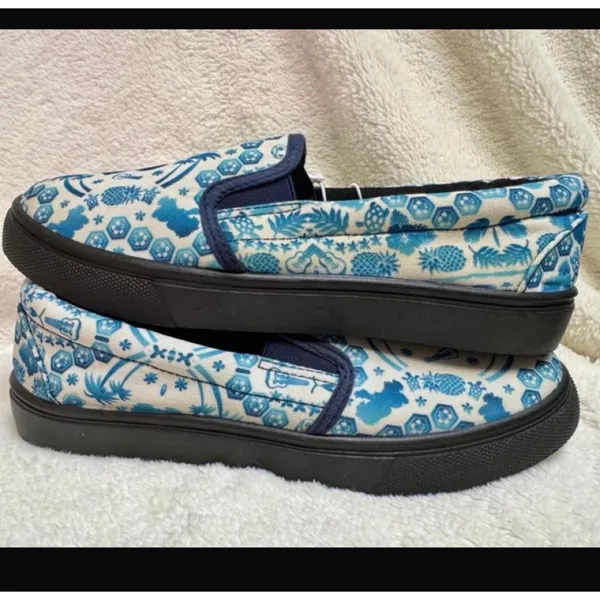 Disney Stitch Tropical Canvas Slip On Shoes NWT Women’s 8 - Image 5