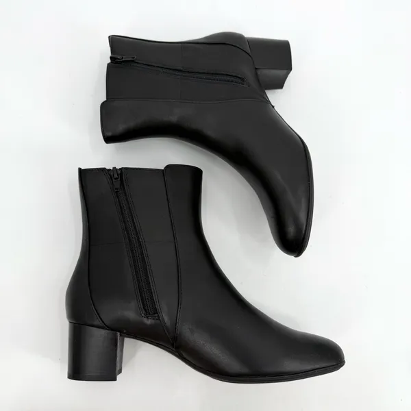 Clarks Boots Women 8 M Black Leather Linnae Up Waterproof Side Zip Ankle Bootie - Image 6