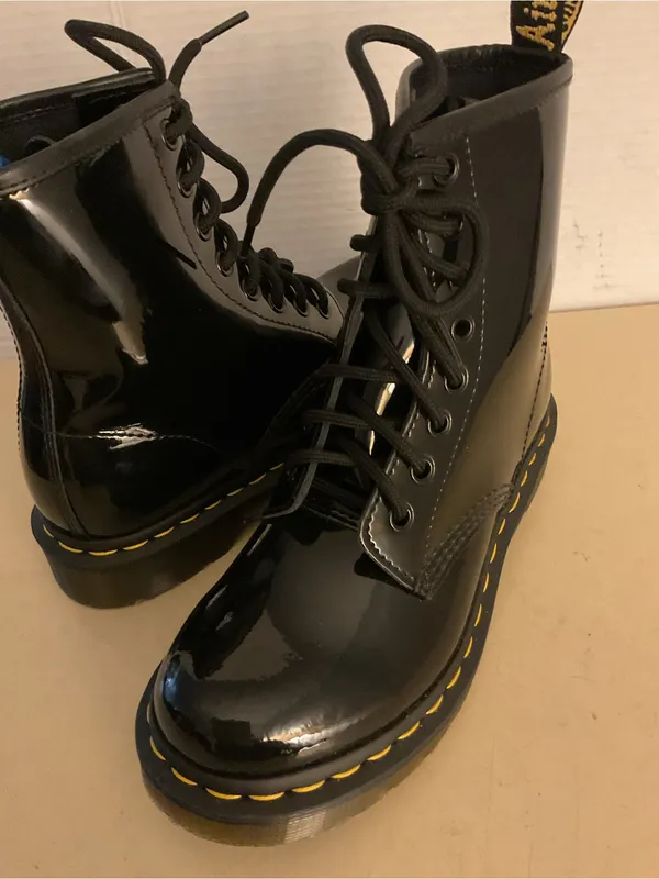 Dr. Martens women Black Patent leather Combat Boots US 5 - Image 4