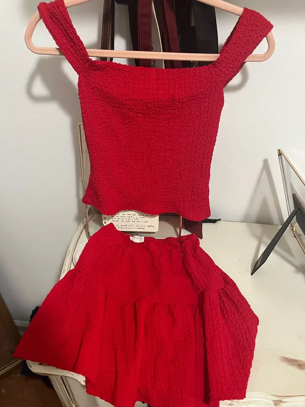 red skirt set - Image 2