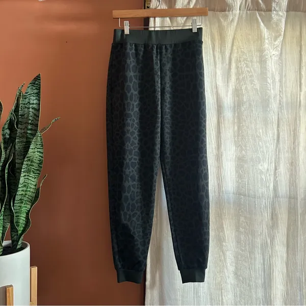 Ultracor Amina Leopard Print Joggers Green Cheetah Lounge Sweatpants Size‎ XS - Image 3