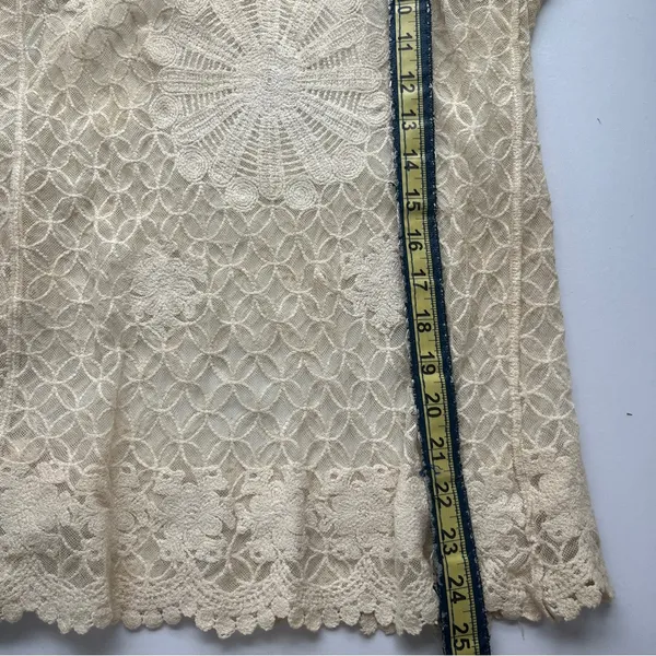 Anthropologie Elegant Cream Lace Sleeveless Top - Image 8