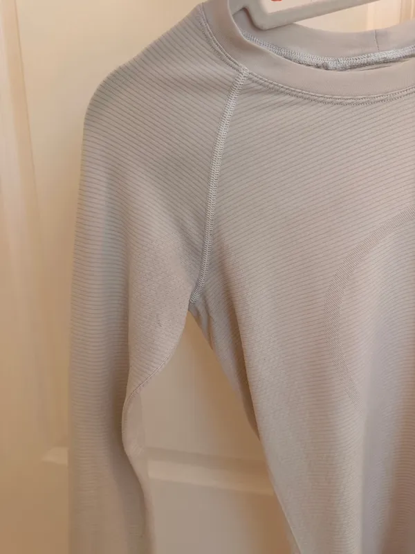 Lululemon Swiftly Tech Long Sleeve - Image 3