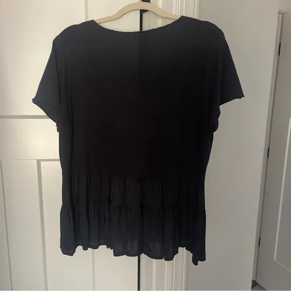 Maeve Anthropologie Louisa Tiered Tee V Neck‎ Black Peplum - Image 5