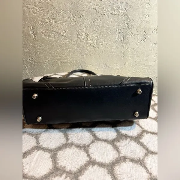 COACH Black Leather Handbag, Vintage, gently used, great condition - Image 5