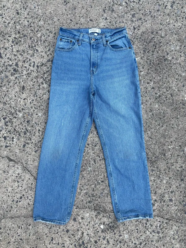 Abercrombie Ultra High-Rise Straight Jeans - Image 3