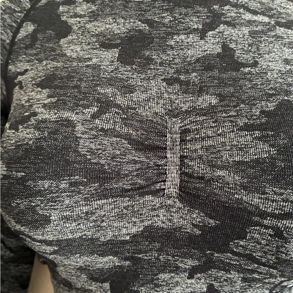 Gymshark Women's Adapt Black Camo Seamless Long Sleeve Crop Top M - Image 8