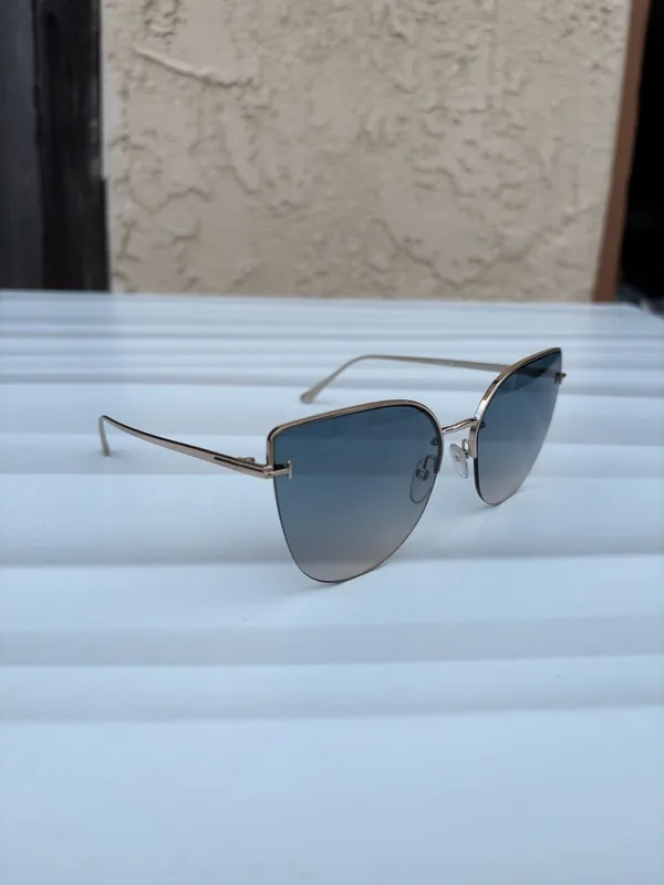 Tom Ford Ingrid-02 TF 652 28P Cat-eye gradient smoke sunglasses rose gold metal frame - Image 7