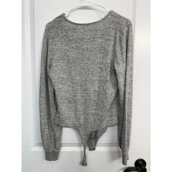 Abercrombie & Fitch Gray Marled V-Neck Sweater Bodysuit L - Image 7