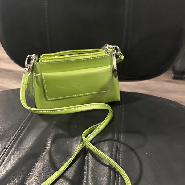 Beijo Vibrant Green Crossbody Bag - Image 10