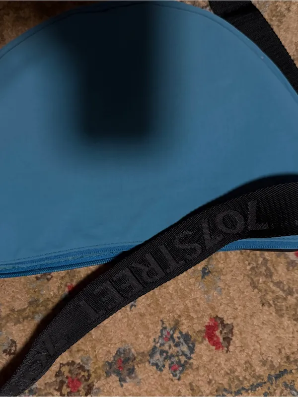 Crescent sling bag Blue - Image 2