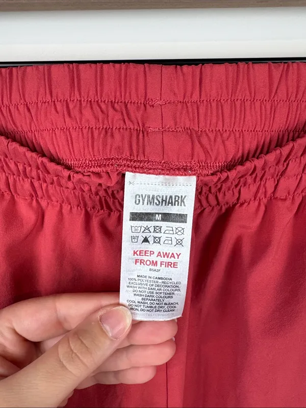 Gymshark Woven Pocket Shorts Sundried Red Women’s Size Medium 4” Inseam Active - Image 4