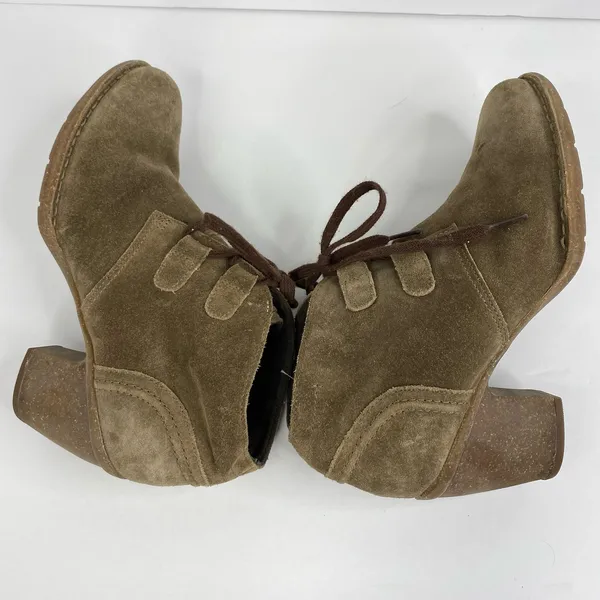 Clarks Artisan Womens 9.5 Carleta Lyon Tan Nubuck Leather Lace Up Booties - Image 5