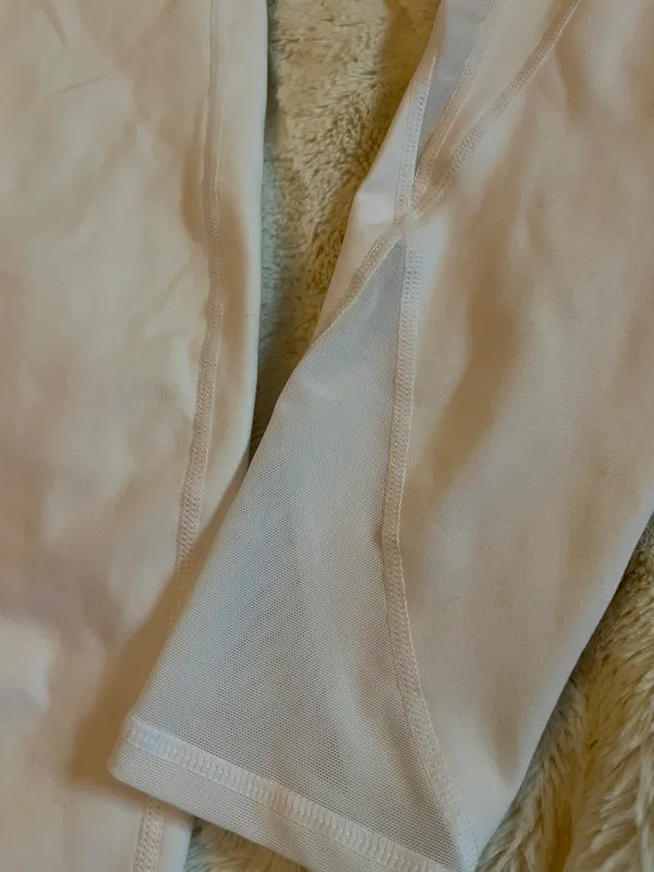 Amazon White workout leggings with pocket - Image 4