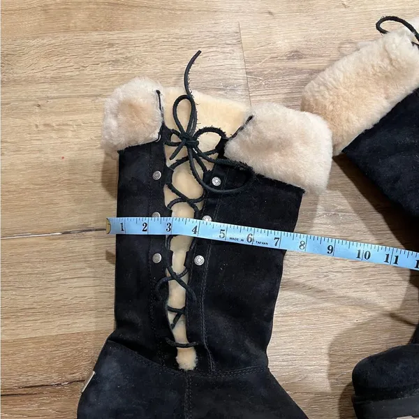 UGG Australia Upside Black Suede Winter Boots Lace-Up Size 8 Y2K - Image 4
