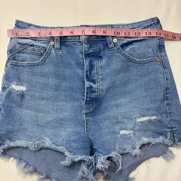 Free People We The Free Light Blue Distressed Jean Shorts‎ Size 27 - Image 4