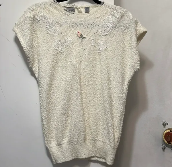 Vintage Taiwan Knit White - Image 2