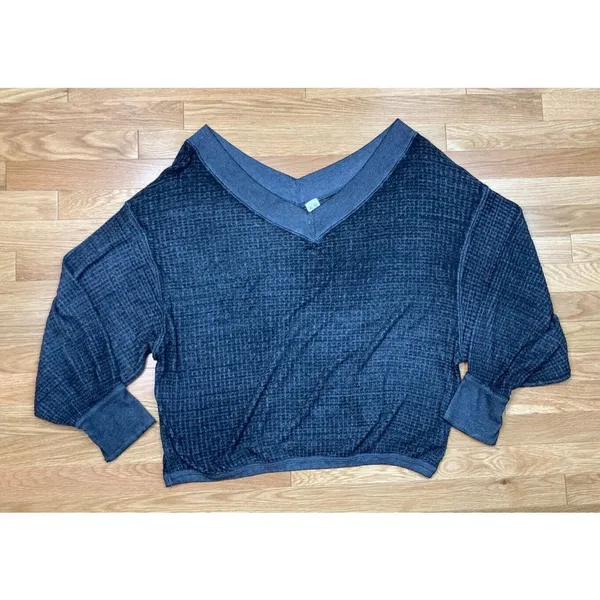 We The Free Oversized Waffle Knit Top Womens L Grey V-Neck Long Sleeve Casual - Image 2